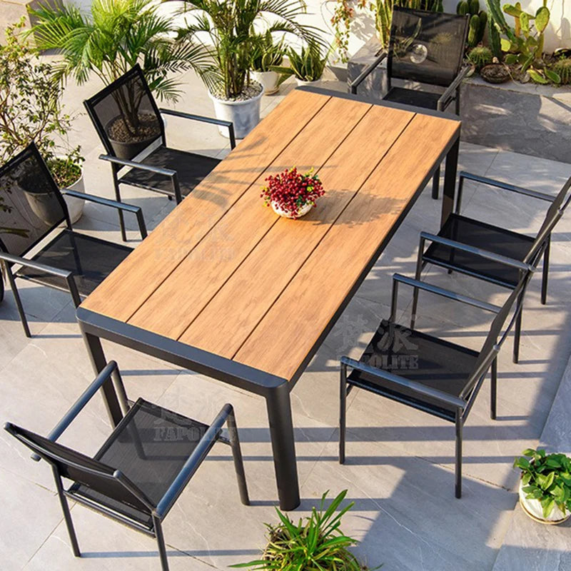 Gartenmöbel-Set: Tisch & Stühle
