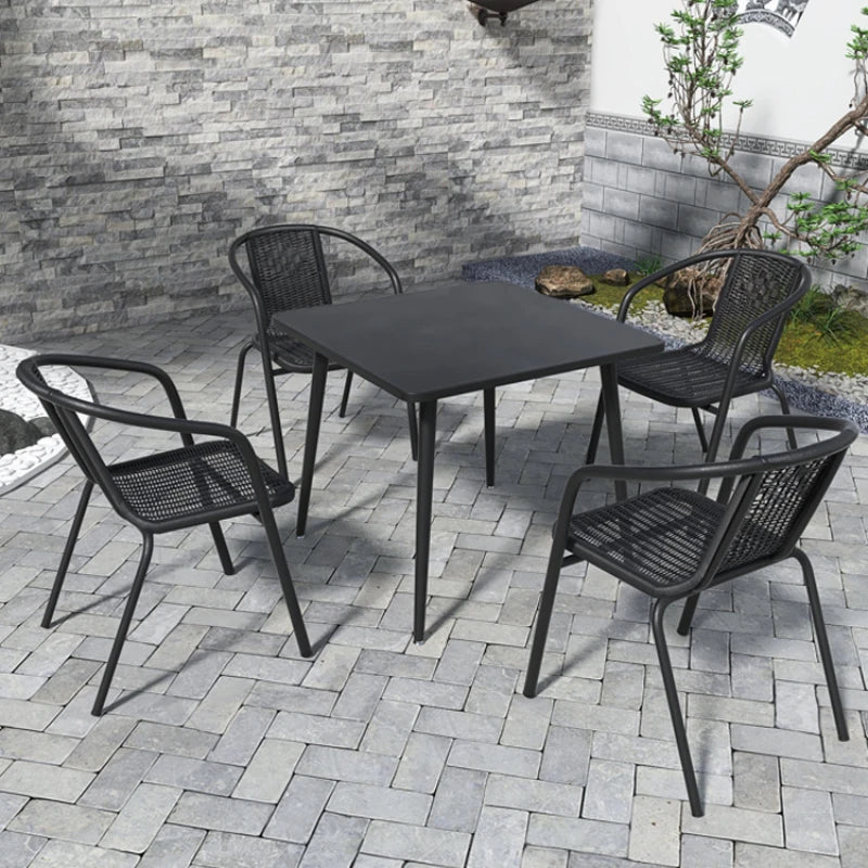 Gartenmöbel-Sets: Weiße Gartentisch und Stühle