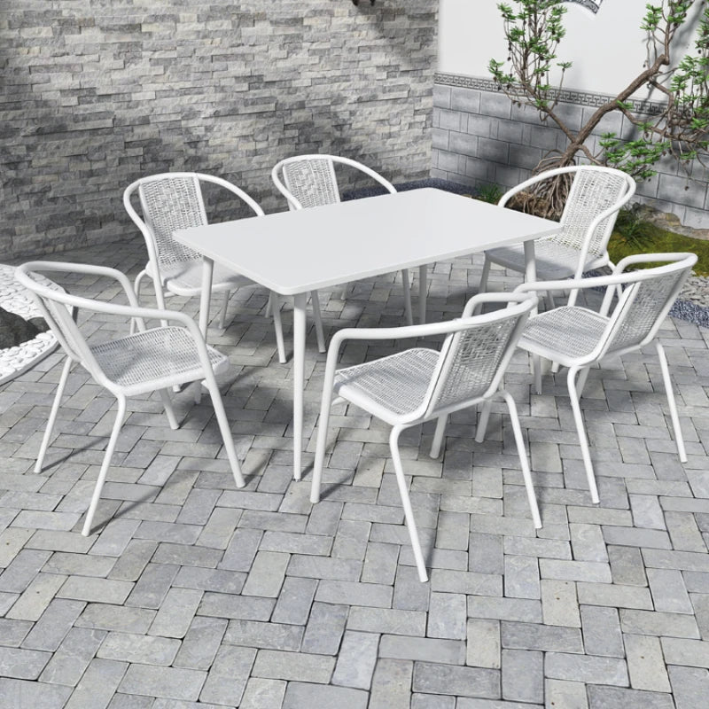 Gartenmöbel-Sets: Weiße Gartentisch und Stühle