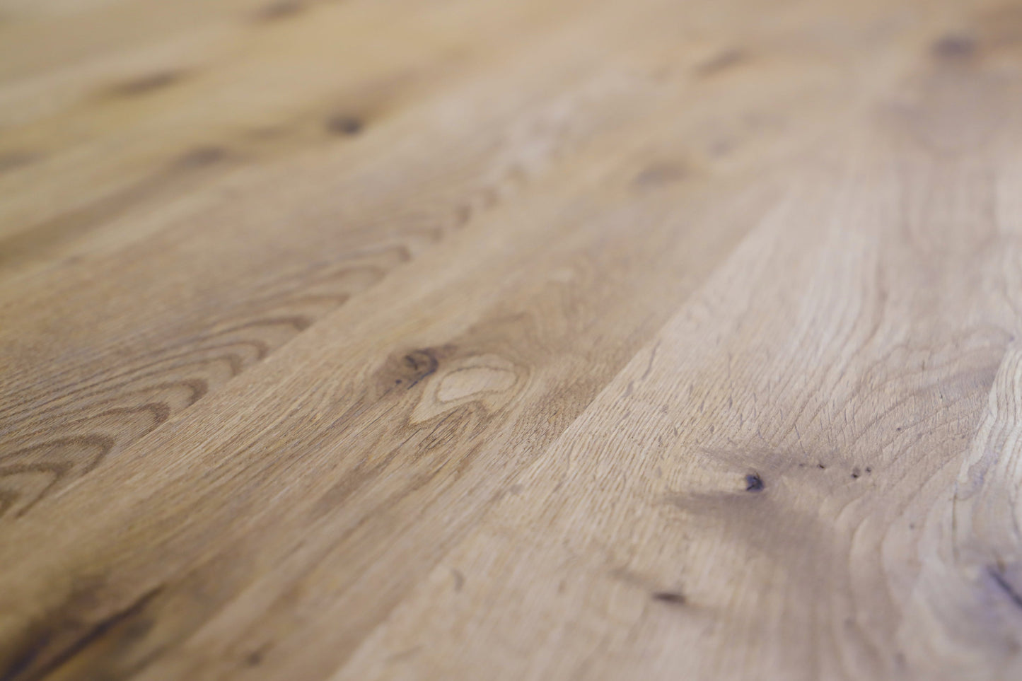 Esstisch Anton mit Schweizer Kante Spider Gestell Eiche wildeiche massiv