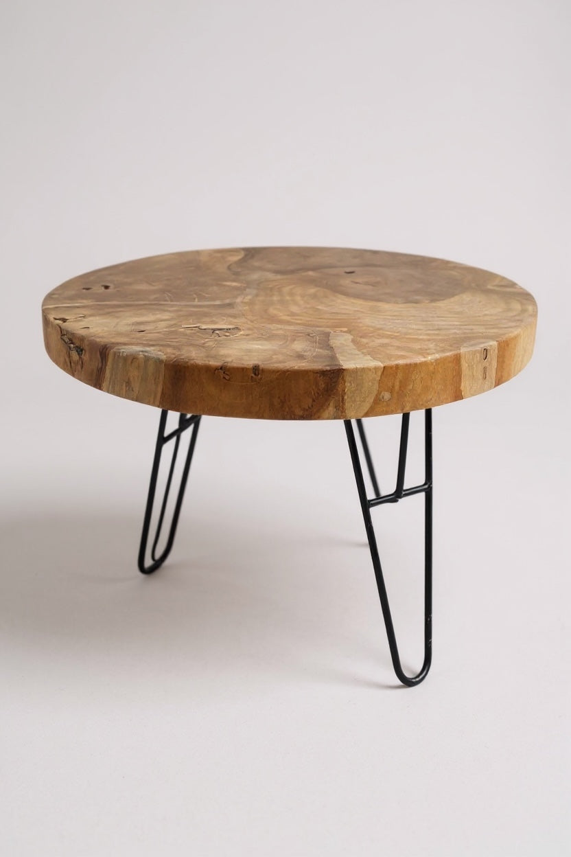 Holz Couchtisch – Beistelltisch Kaffeetisch – Mit drei Metallbeinen – Rund aus Teakholz – 60x60x43 cm