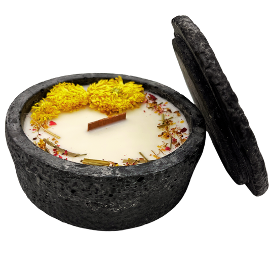 Black Edition HANDGEMACHTE Citronella BETONKERZE - Stilvolle Sojawachskerze für Ihr Zuhause. Outdoor Kerze mit Blütenverzierung und HOCHWERTIGEM Holzdocht aus dem Südschwarzwald