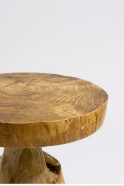 Holzhocker – Beistelltisch Blumenhocker Ablagetisch – Handgefertigt – Natürliche Form aus massivem Teakholz – 45x40x40 cm