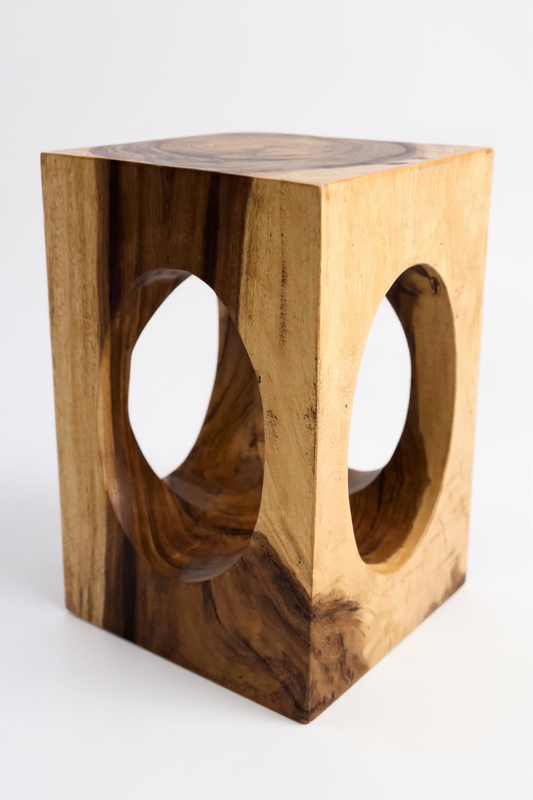 Holz Beistelltisch – Couchtisch Blumenhocker Hocker - Handgefertigt – Eckig mit O-Ausschnitt Suarholz - 45x30x30 cm