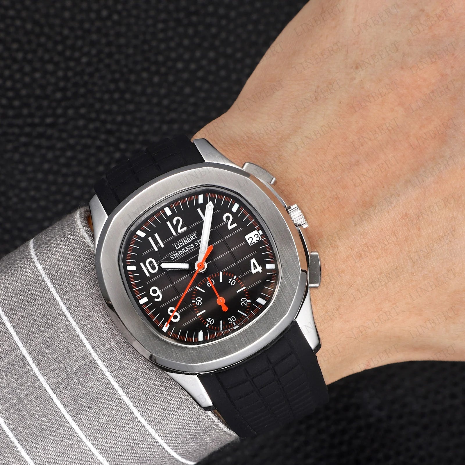 Hdc64d2cc1cbf4409b81083487f520d97w