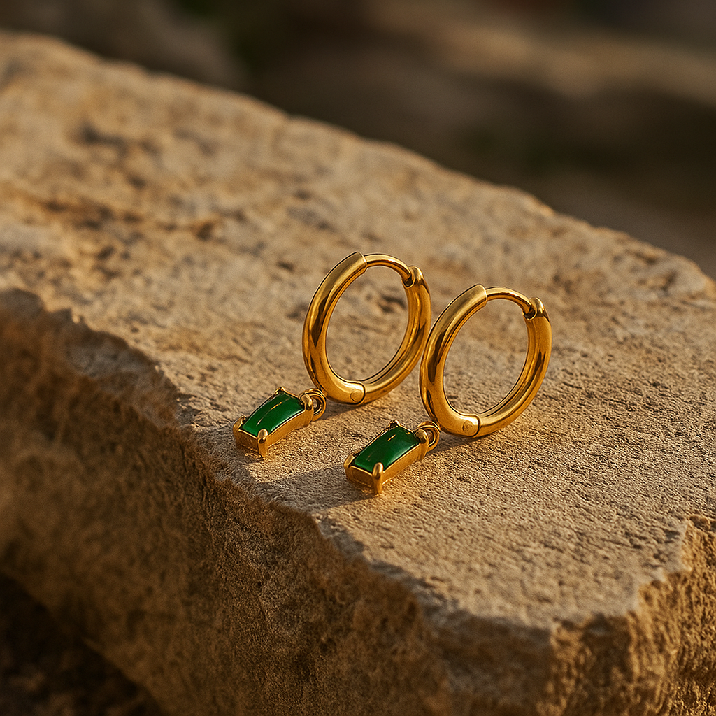 Creolen mit grünem Zirkonia Quadrat