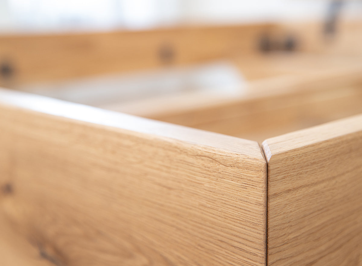 Turin Massivholz Eichenbett 140-180cm mit Holzbeinen und doppelter Rückenlehne