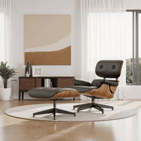 Luxuriöser Relaxsessel mit Ottoman – Zeitloses Mid-Century-Design