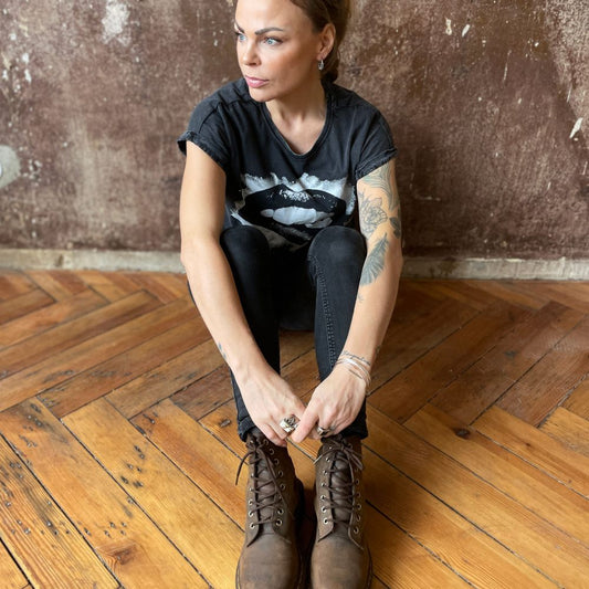 Bite my Lips - Black Vintage T-Shirt