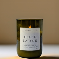 Gute Laune – Handgegossene Sojawachs-Duftkerze mit ätherischen Ölen