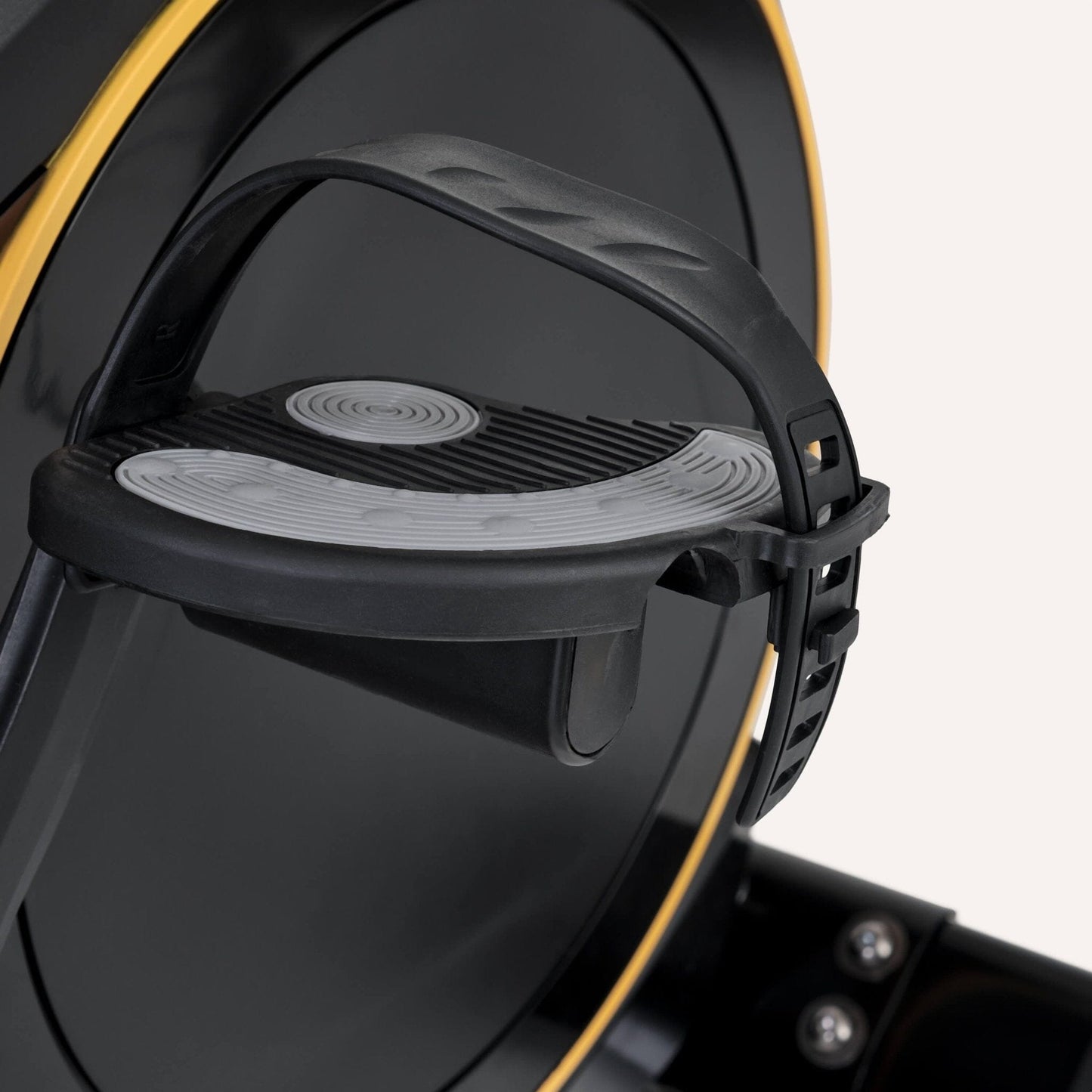 Heimtrainer einstellbar bis 260 W mit App-Kompatibilät