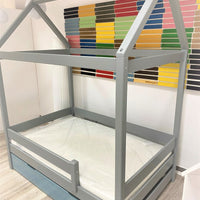 Solis Kinderbett - Hausbett inkl. Bio-Matratze | Massivholz | Naturholz | 100% Bio-Bett