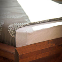 AGUZZO Massivholzbett