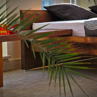 AGUZZO Massivholzbett