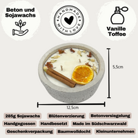 Handgefertigte Betonkerze Betongrau „Herbstglühen“ für Herbst und Winter - Stilvolle Sojawachskerze für Ihr Zuhause. Mit Blütenverzierung und HOCHWERTIGEM Baumwolldocht aus dem Südschwarzwald