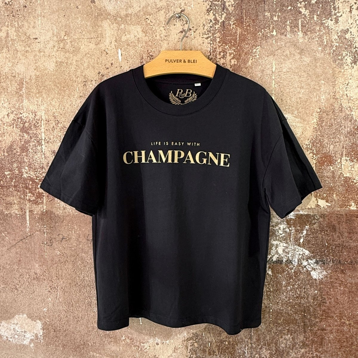 Life is easy with Champagne - Oversize T-Shirt Black